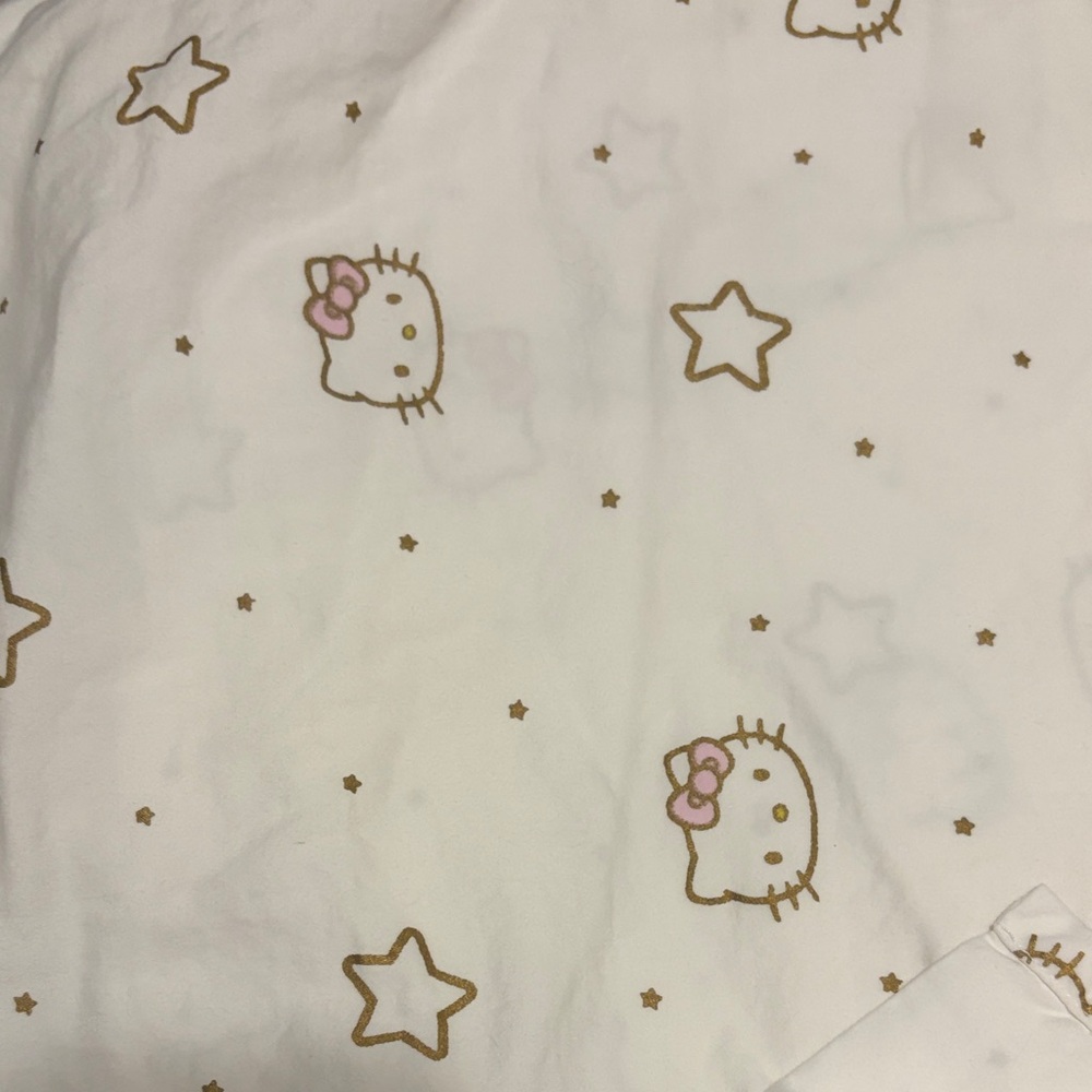 Pottery Barn Hello Kitty Queen Set (1 fitted and 1 Flat sheet) 
White/Gold Star
